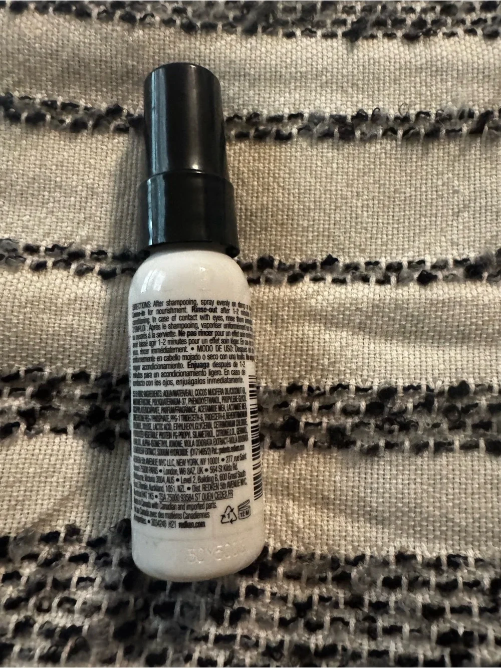 Redken One United Multi-Benefit Treatment Spray - Black & White